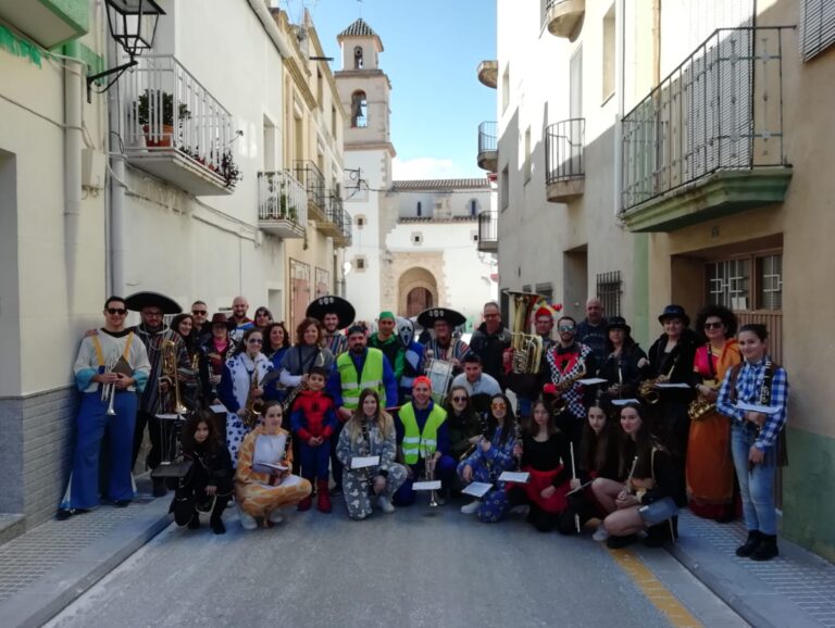 Rua de carnaval de la banda de musica de godall